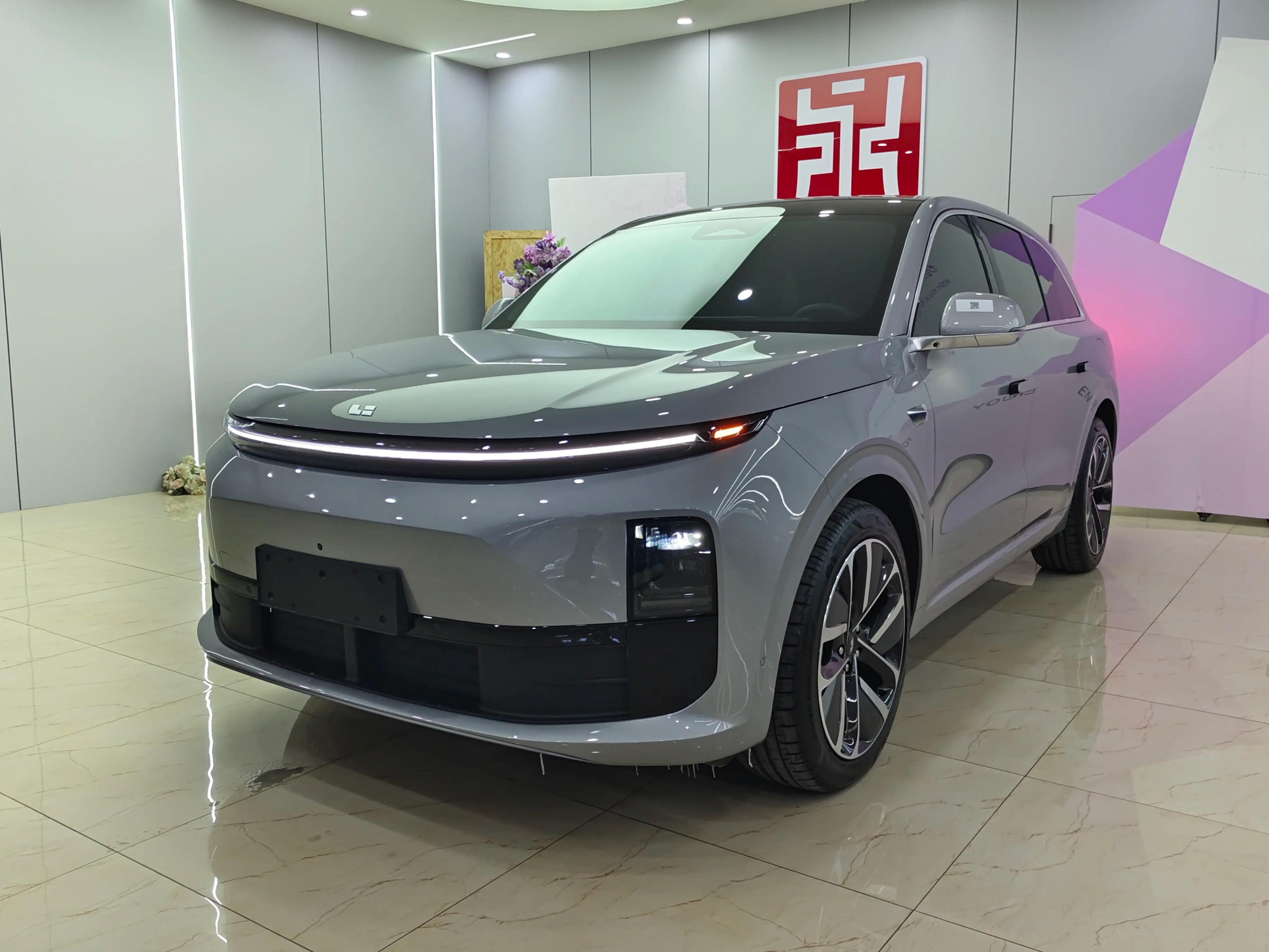 Lixiang L6 2024 г. 9075 км.