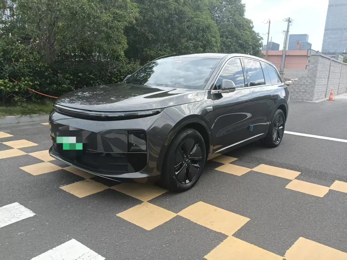 Lixiang L6 2024 г. 26198 км.