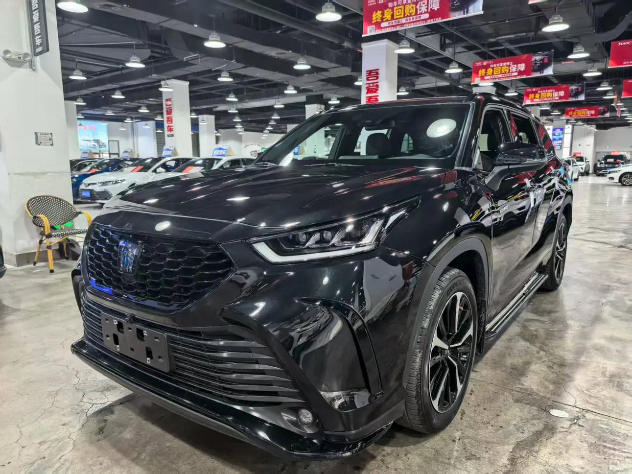 Toyota Crown Kluger 2022 г. 80145 км.