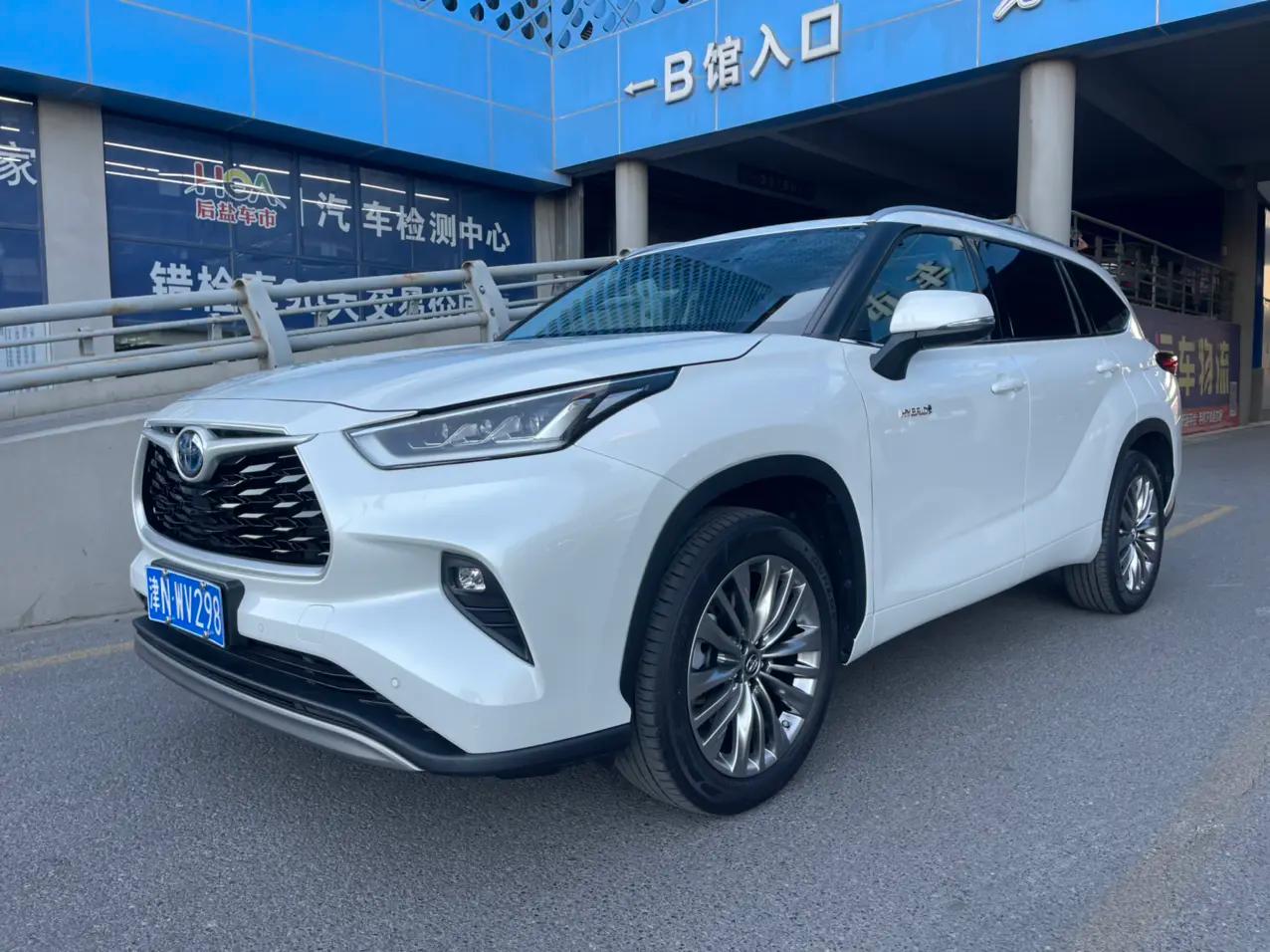 Toyota Highlander 2022 г. 40009 км.