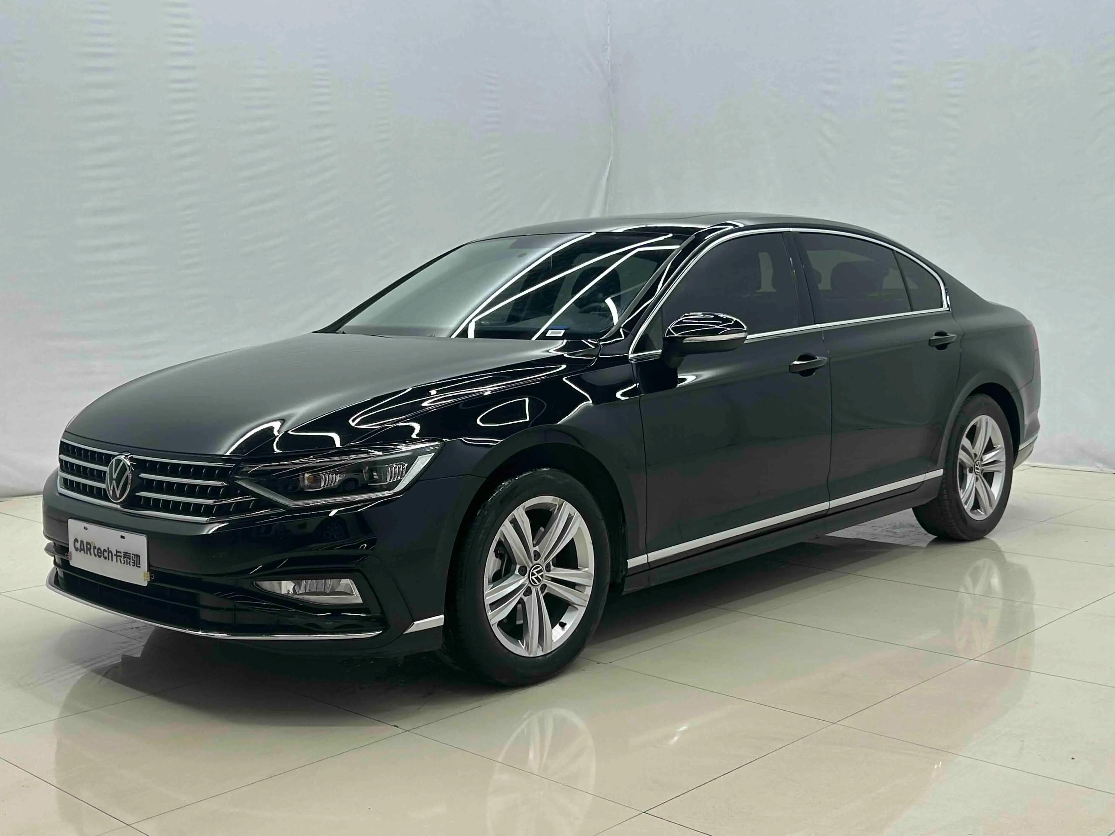 Volkswagen Magotan 2025 г. 25093 км.