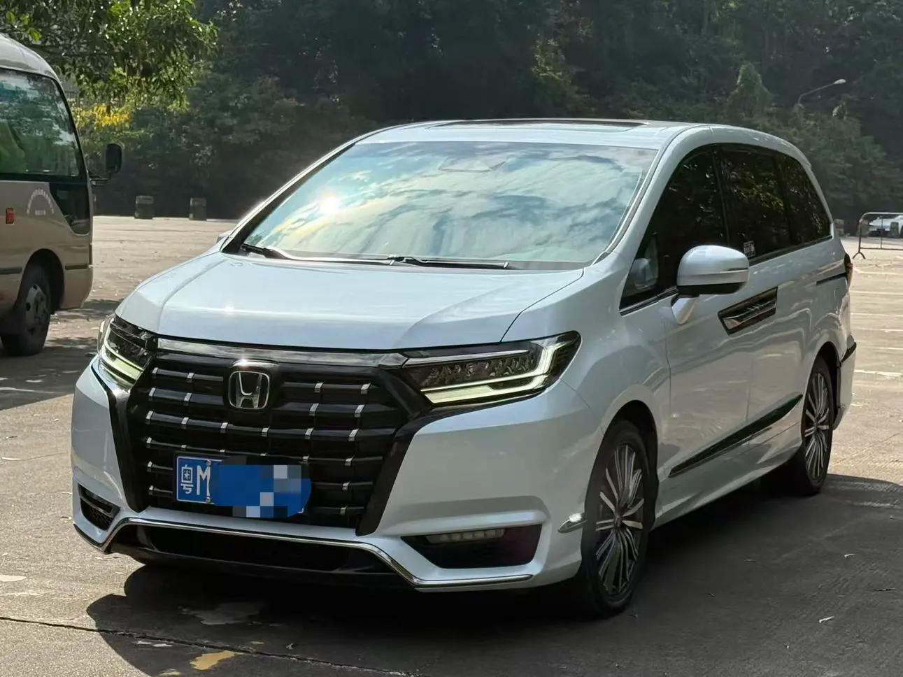 Honda Elysion 2024 г. 31075 км.