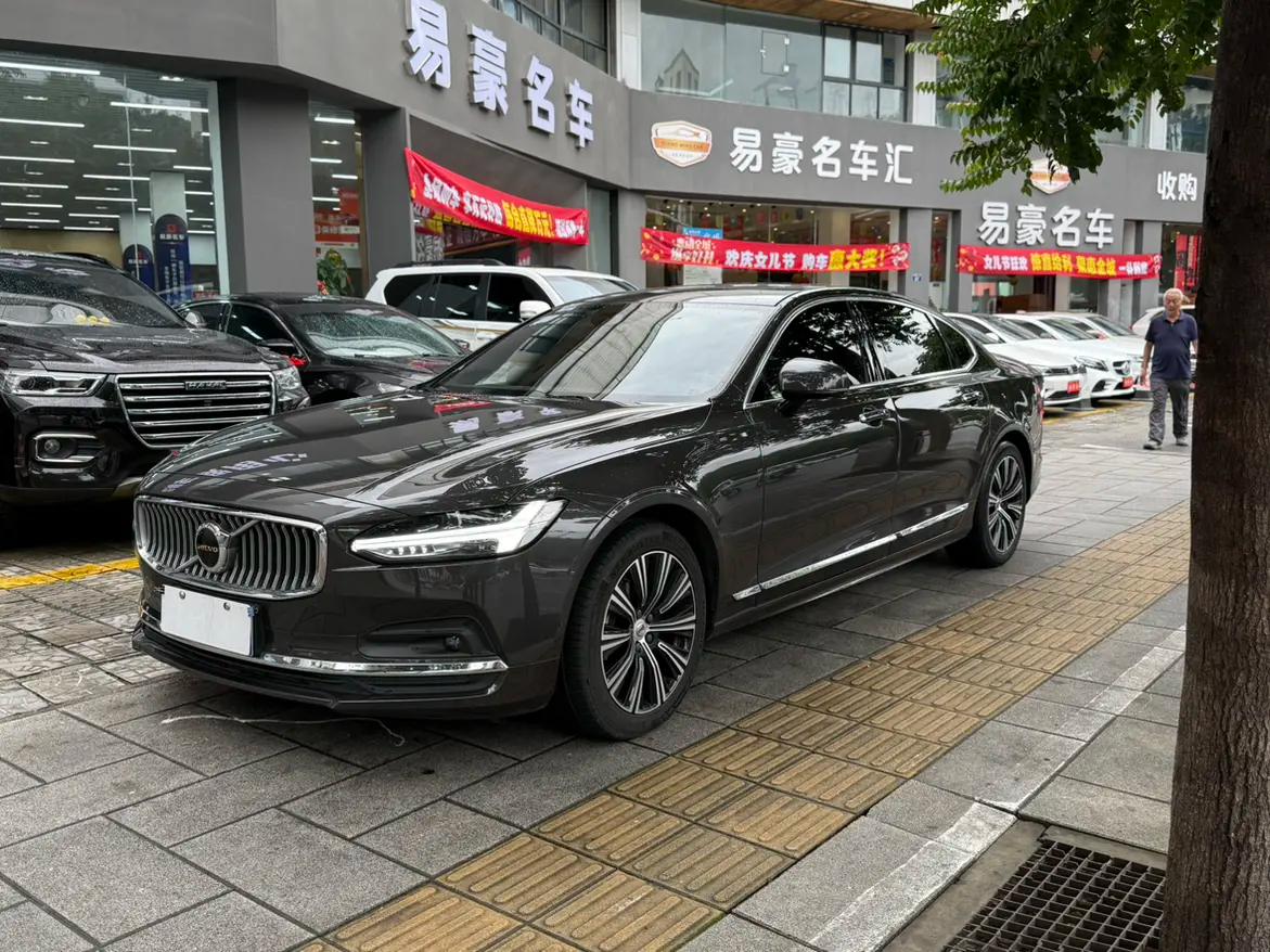 Volvo S90 2021 г. 77118 км.