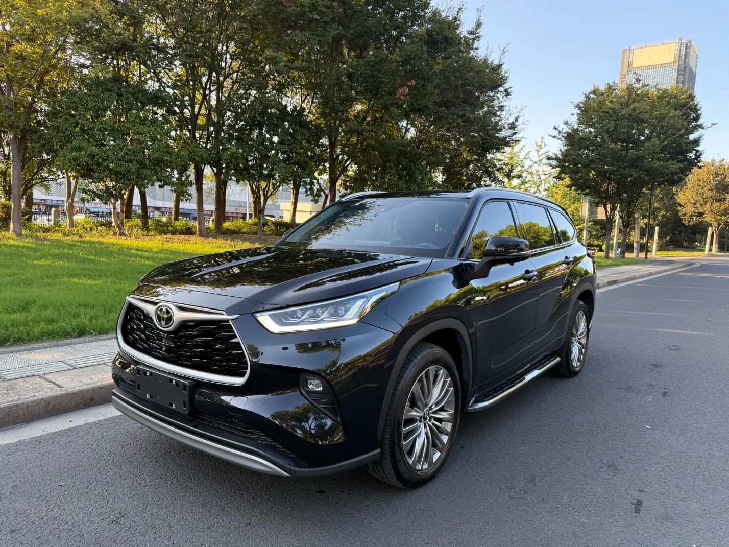 Toyota Highlander 2024 г. 10117 км.