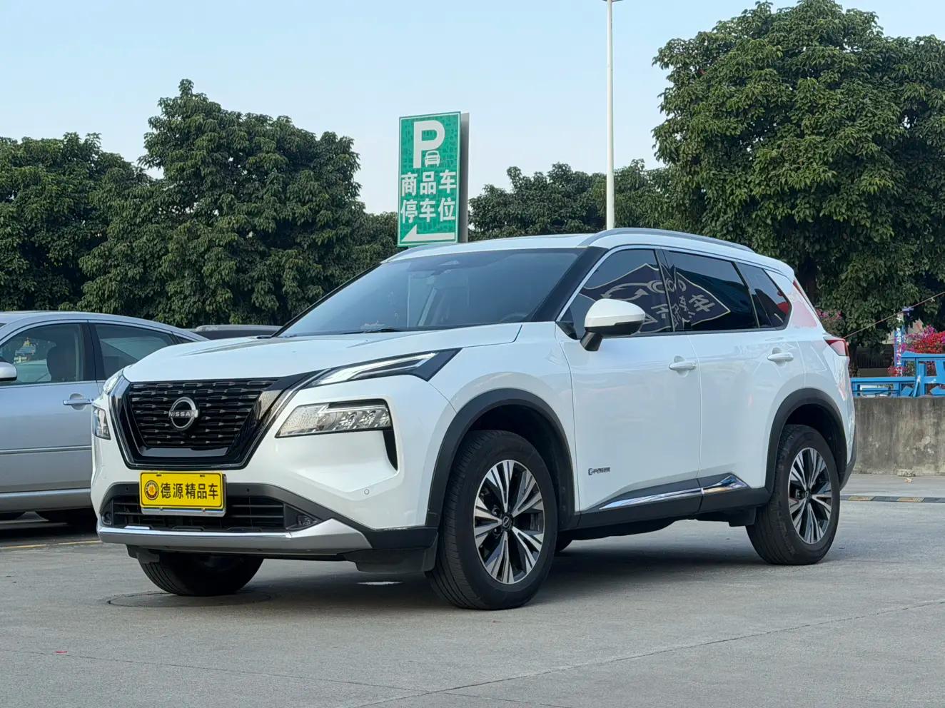 Nissan X-Trail 2023 г. 28523 км.