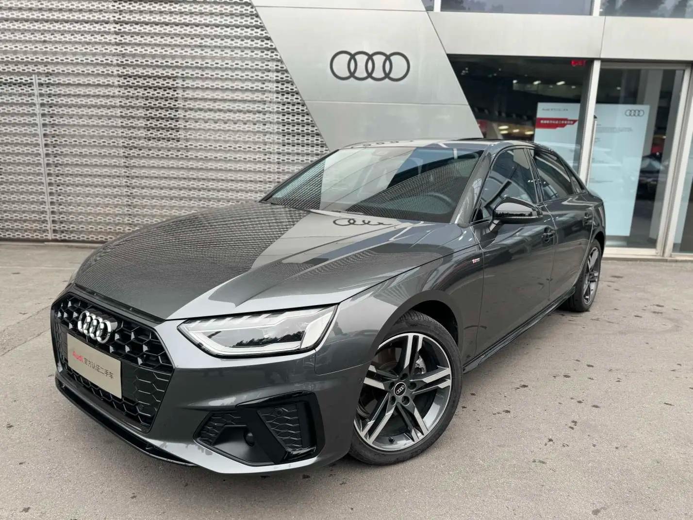 Audi A4L 2022 г. 44125 км.