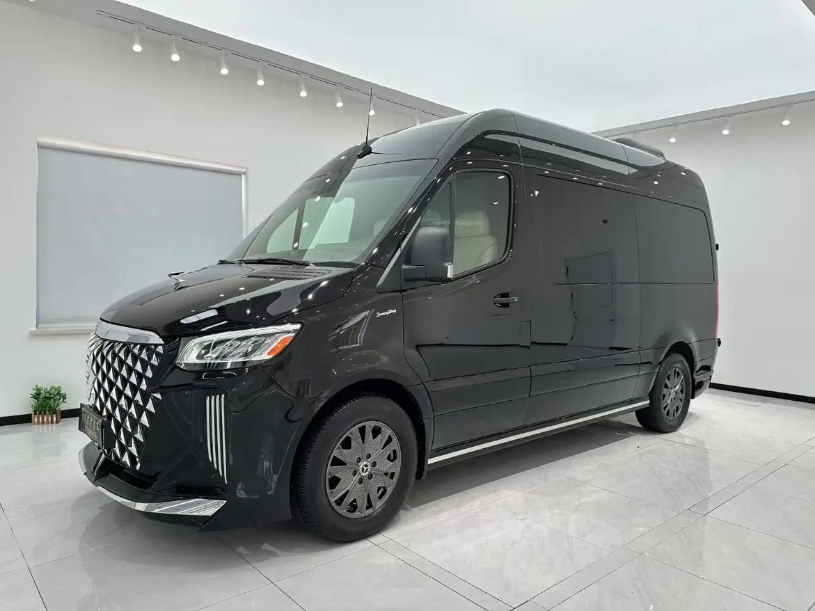 Mercedes-Benz Sprinter 2023 г. 16143 км.