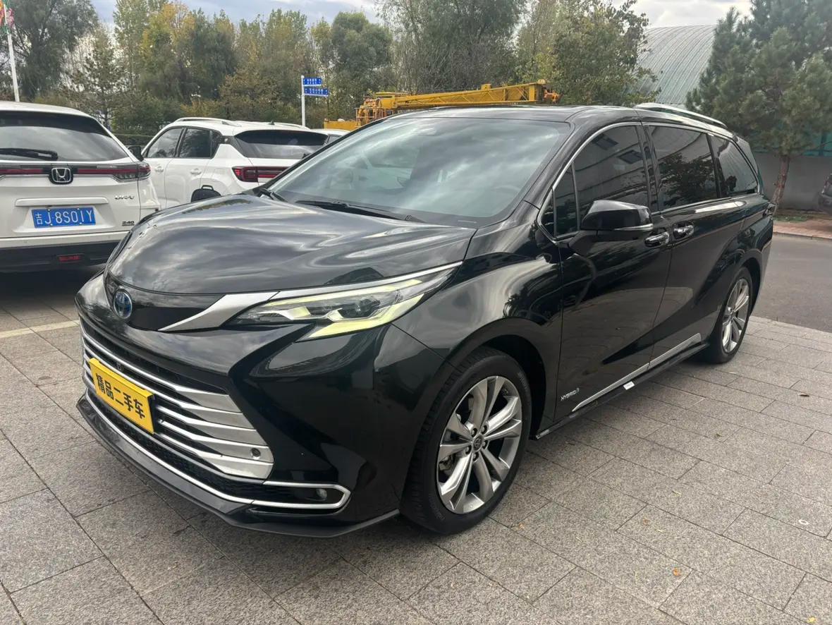 Toyota Sienna 2023 г. 57023 км.