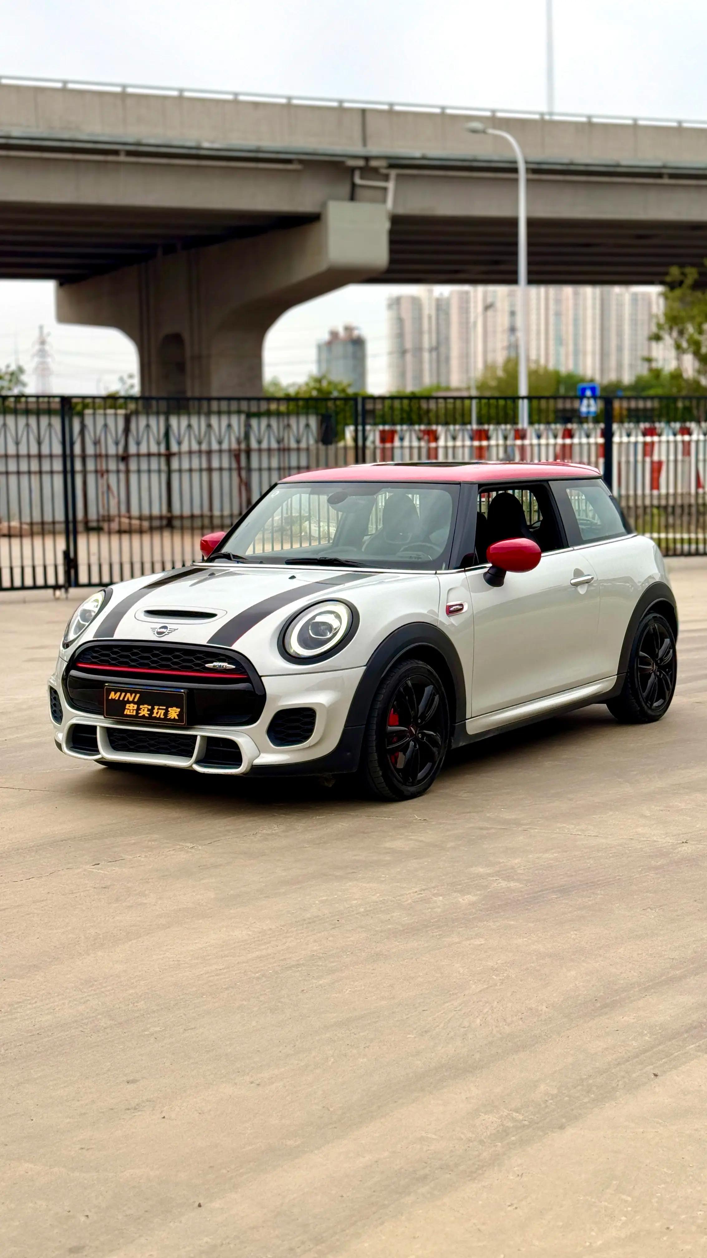 MINI JCW 2021 г. 49129 км.