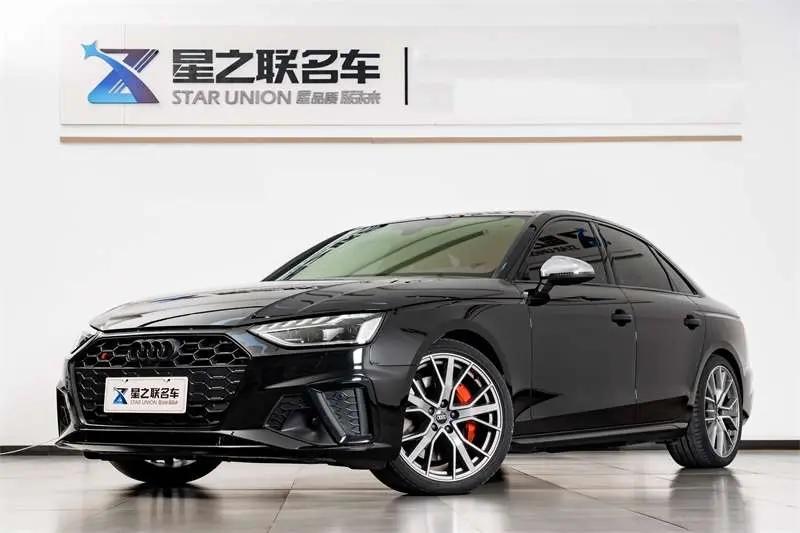 Audi S4 2024 г. 28975 км.