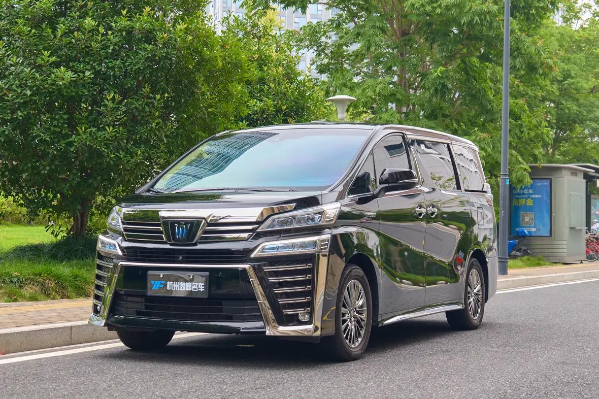 Toyota Crown Wellfire 2021 г. 74047 км.