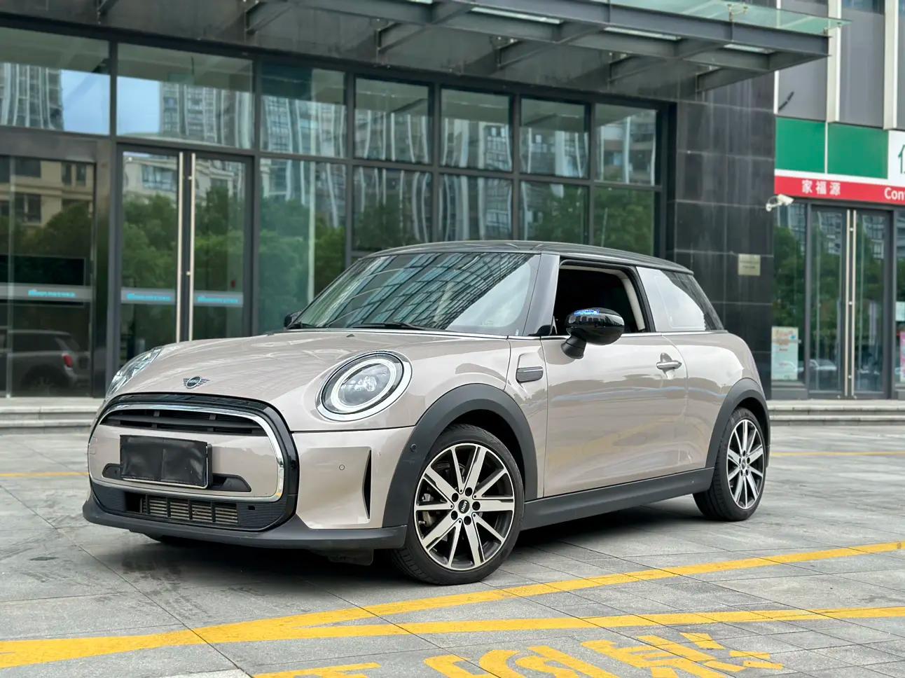 MINI  2023 г. 20000 км.