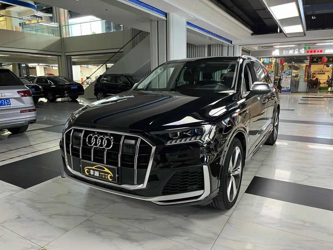 Audi Q7 2024 г. 83739 км.