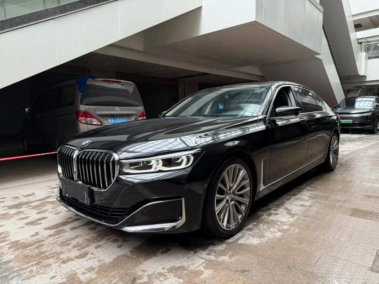 BMW 7 Series 2022 г. 63070 км.