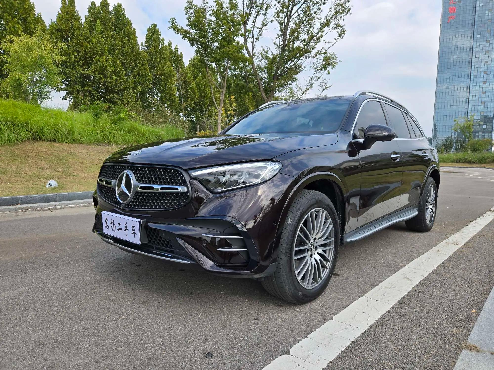 Mercedes-Benz GLC 2024 г. 28127 км.