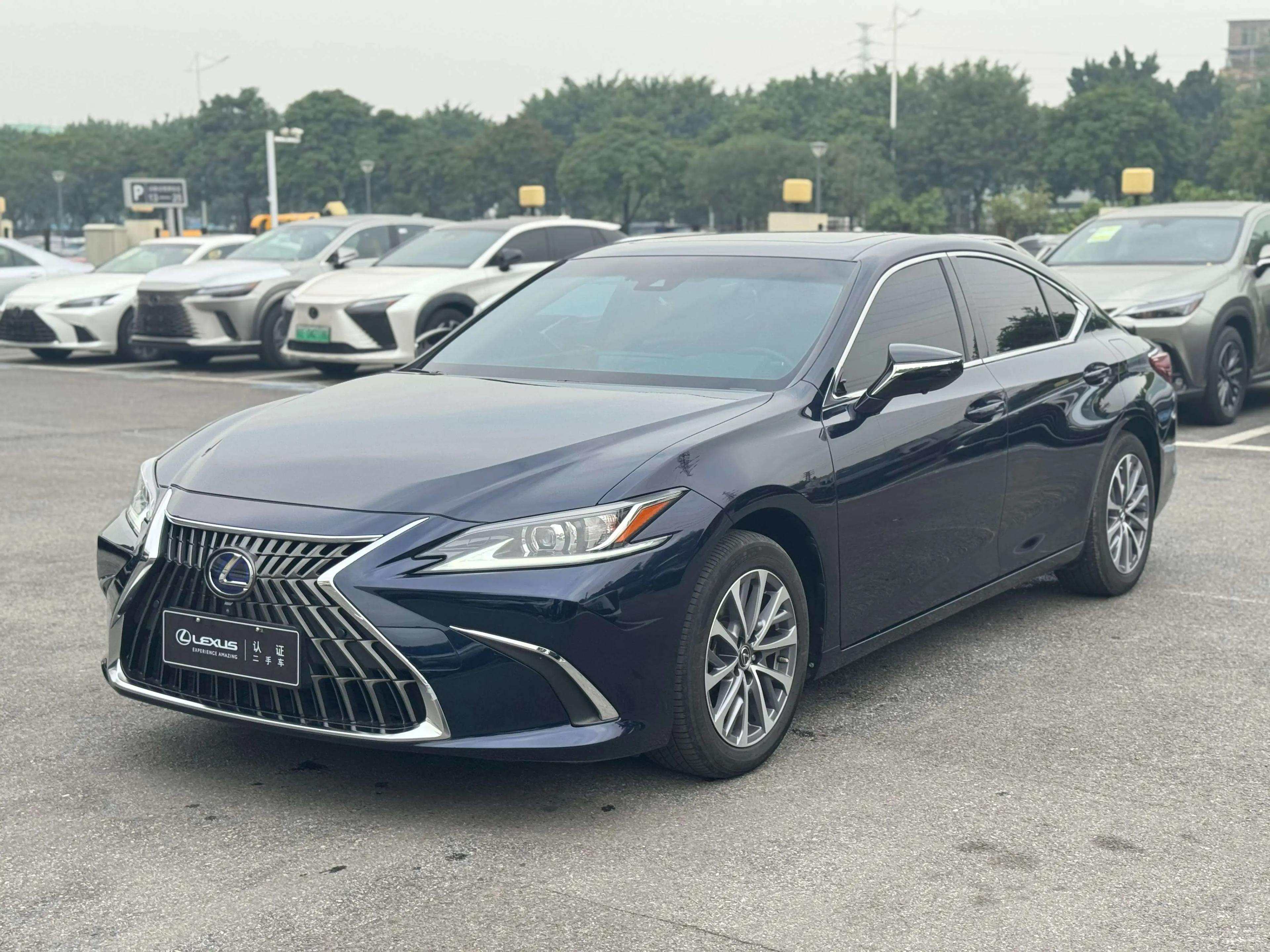 Lexus ES 2022 г. 95145 км.