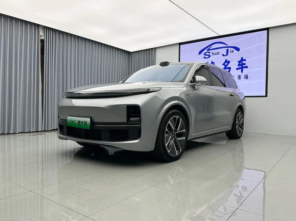 Lixiang L9 2024 г. 18059 км.