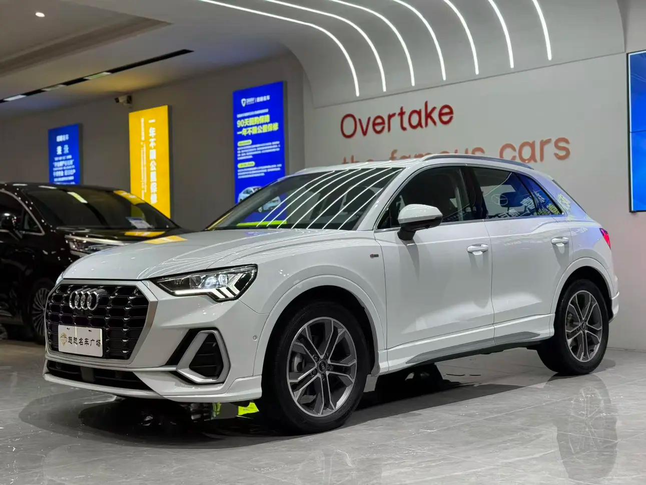Audi Q3 2023 г. 18124 км.