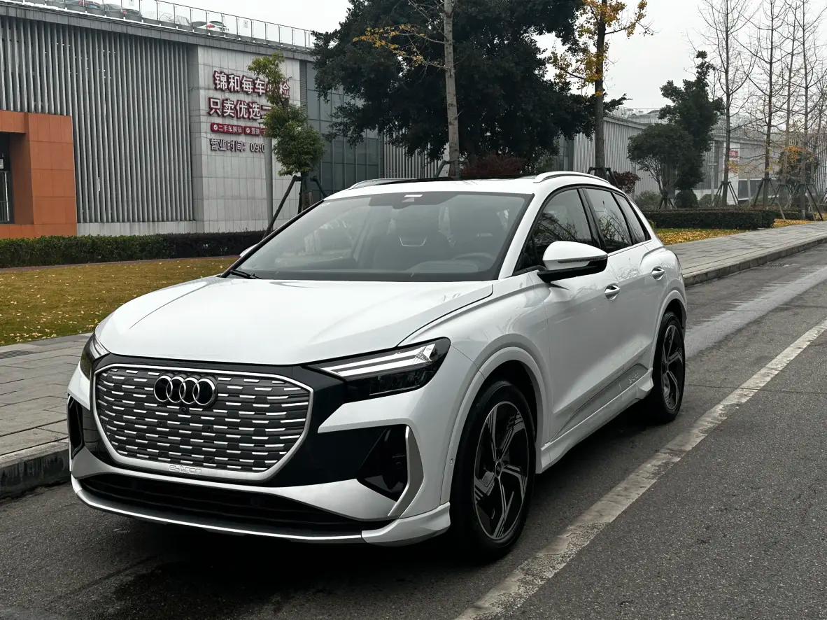 Audi Q4 e-tron 2024 г. 33081 км.