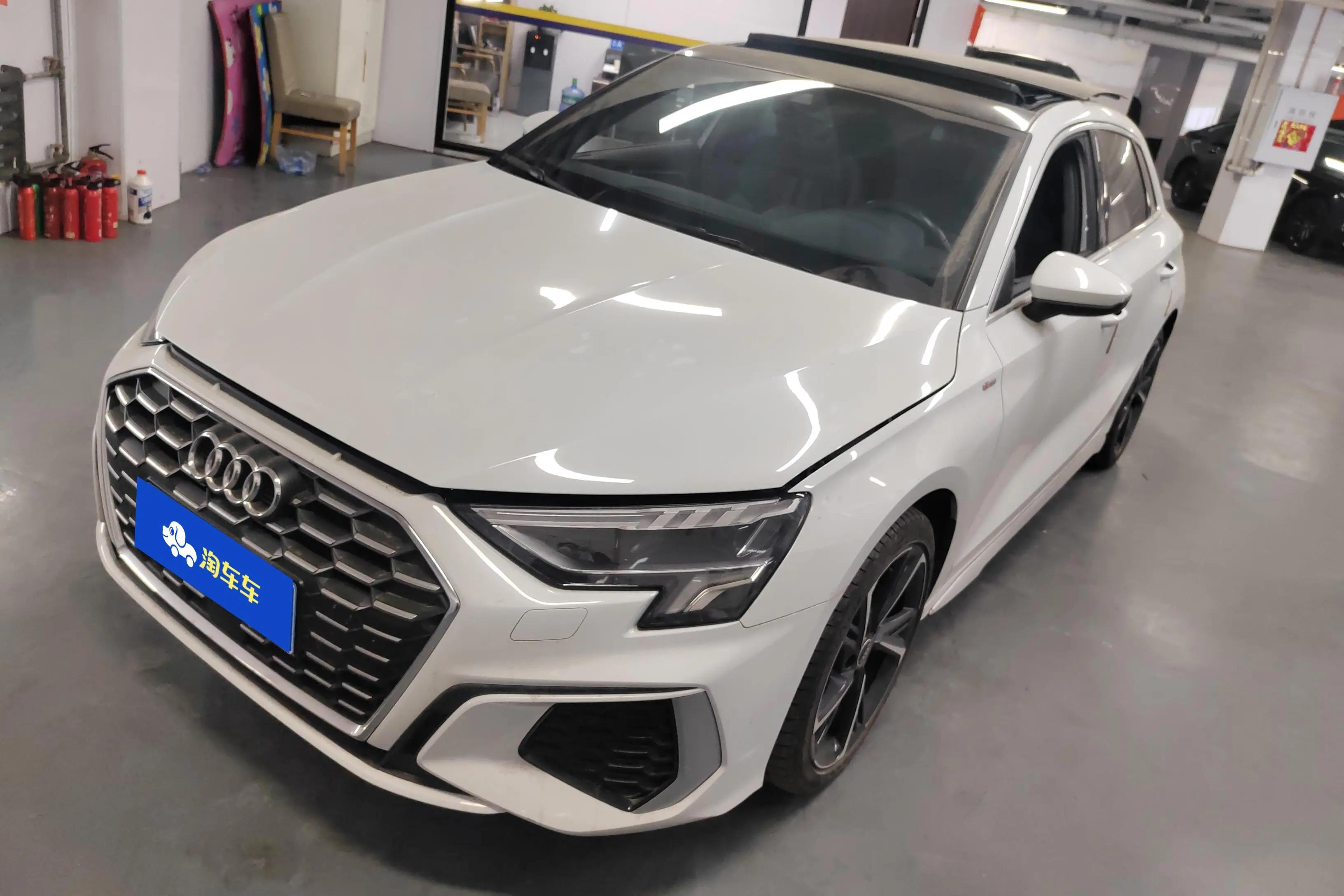 Audi A3 2024 г. 9941 км.