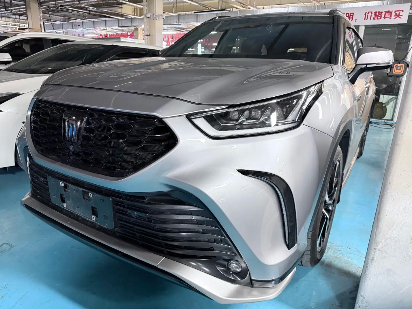 Toyota Crown Kluger 2021 г. 77141 км.