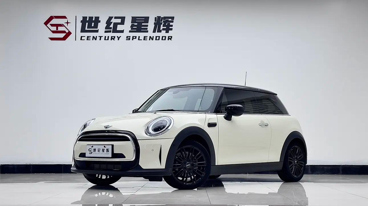 MINI  2021 г. 14000 км.