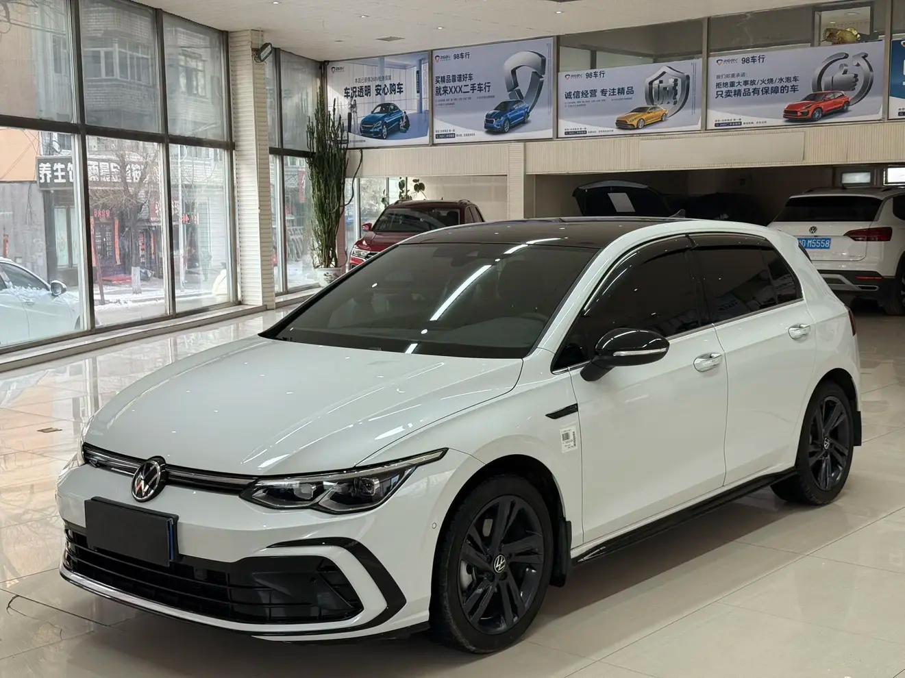 Volkswagen Golf 2022 г. 29143 км.