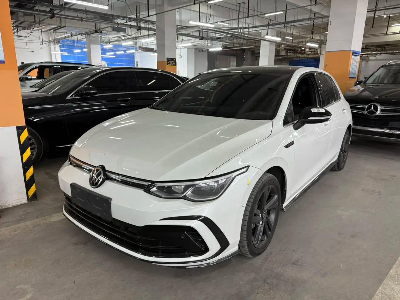 Volkswagen Golf 2022 г. 42108 км.