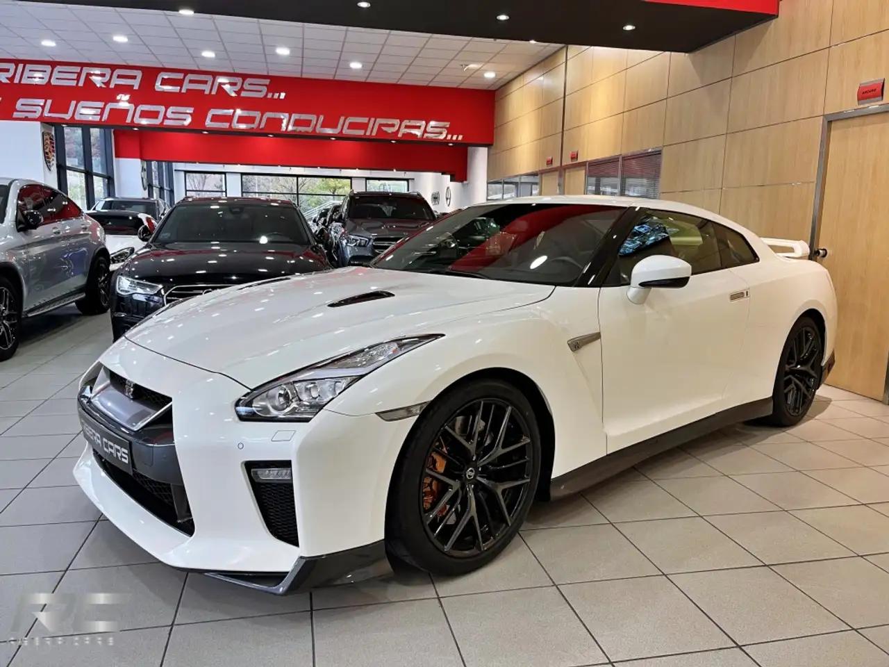 Nissan GT-R