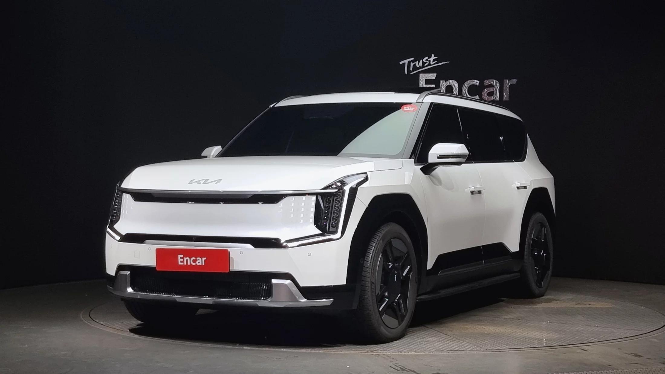 Kia EV9 Long Range 4WD Earth, электромобиль, 2023 г. 10780 км.