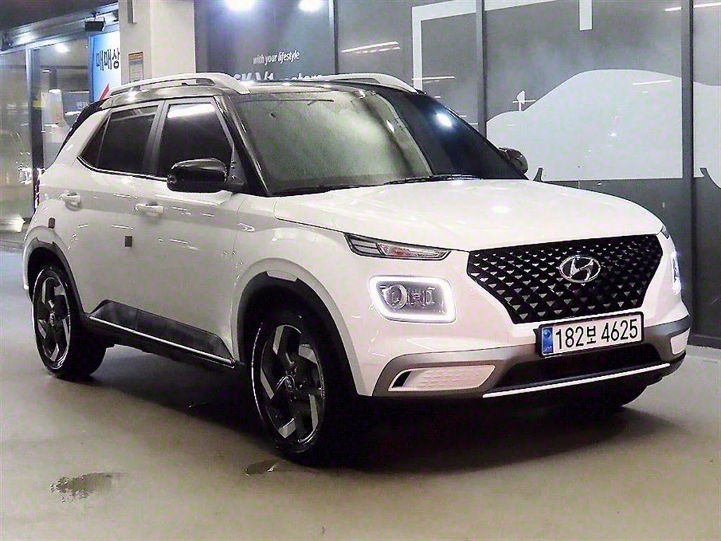 Hyundai Venue 1.6 Flux, 2023 г. 14527 км.
