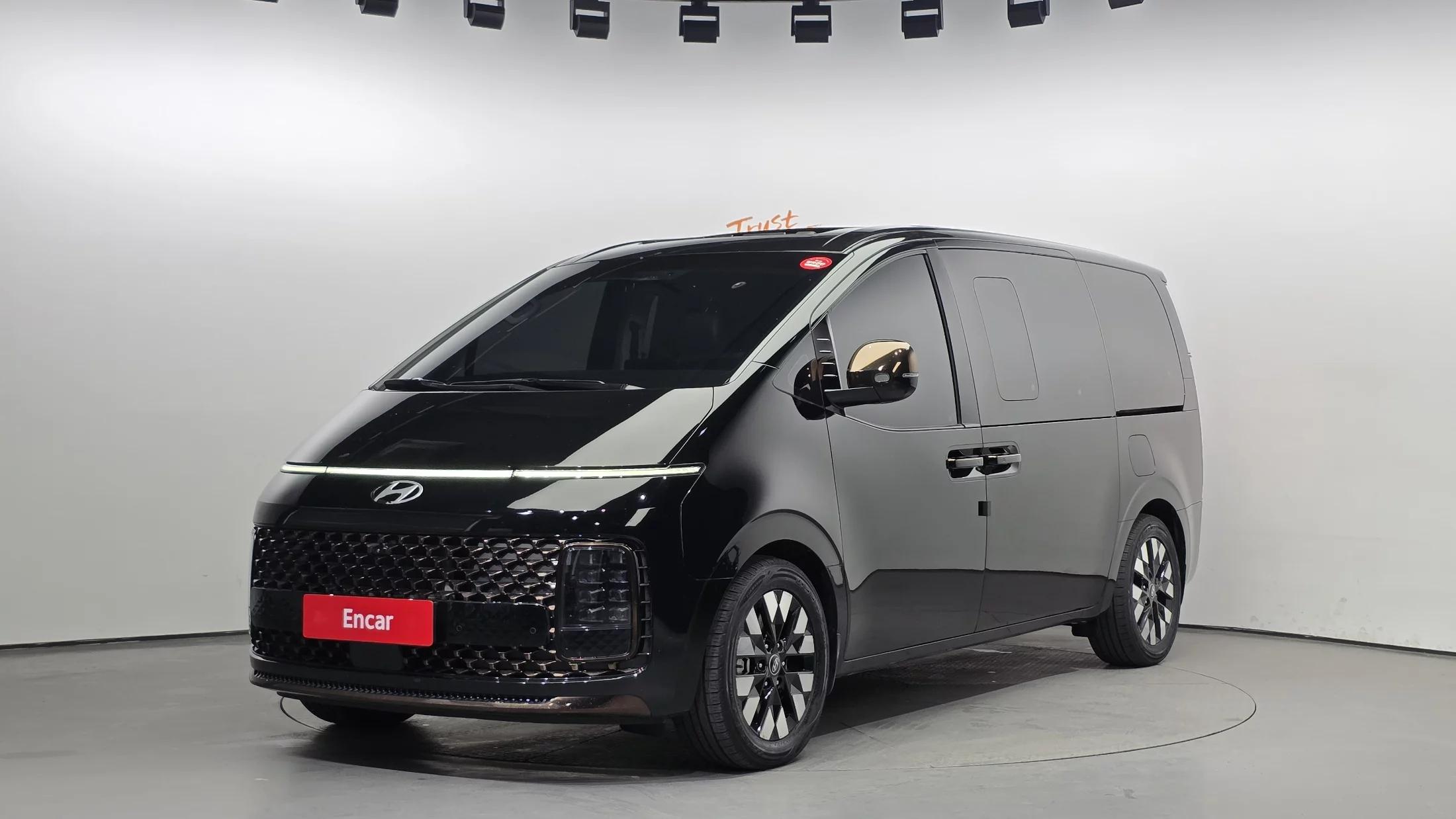 Hyundai Staria 4WD Lounge 9-Seater Inspiration, 2024 г. 88615 км.