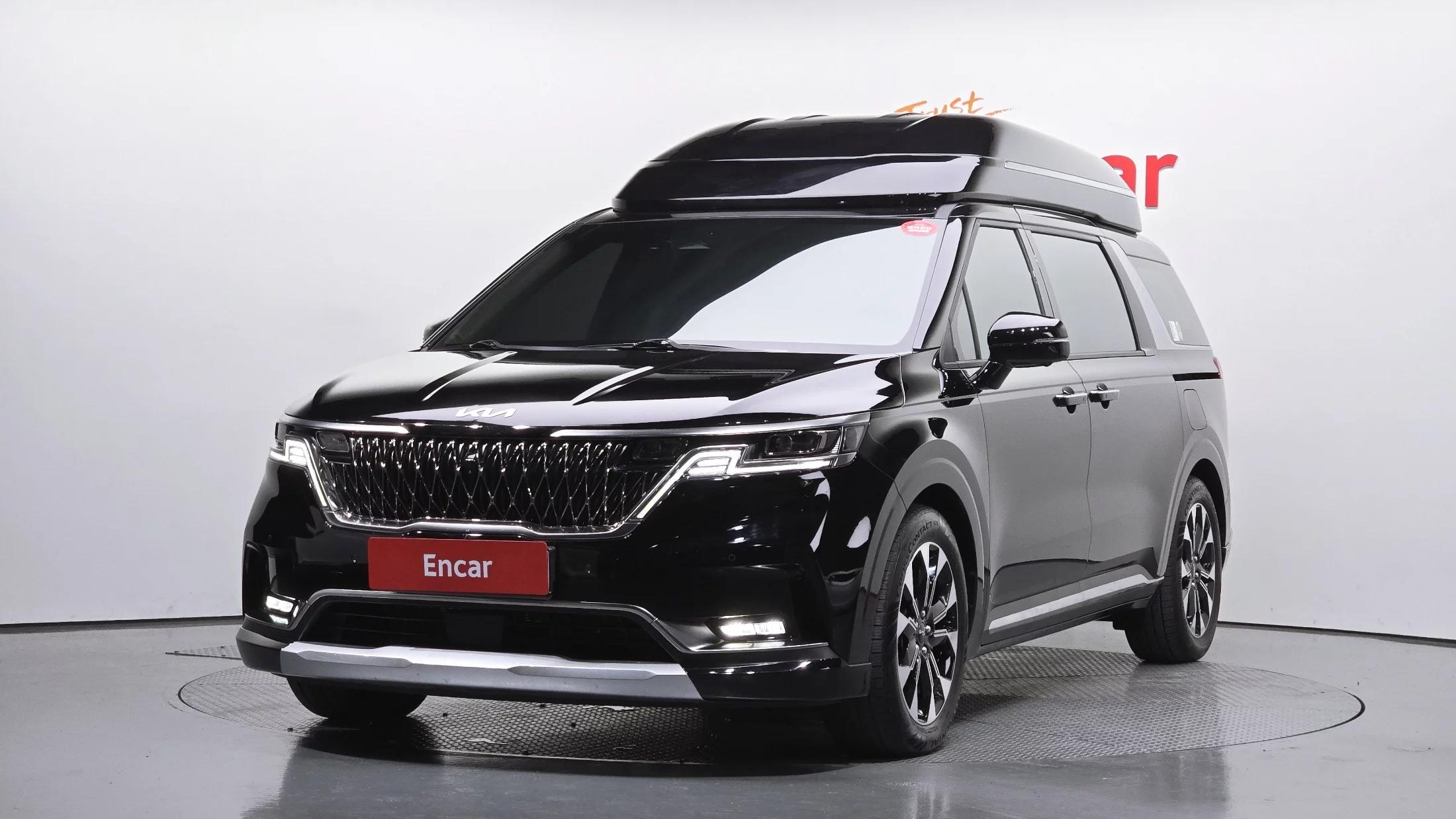 Kia Carnival 9-Seater Hi-Limousine Signature, 2023 г. 23458 км.