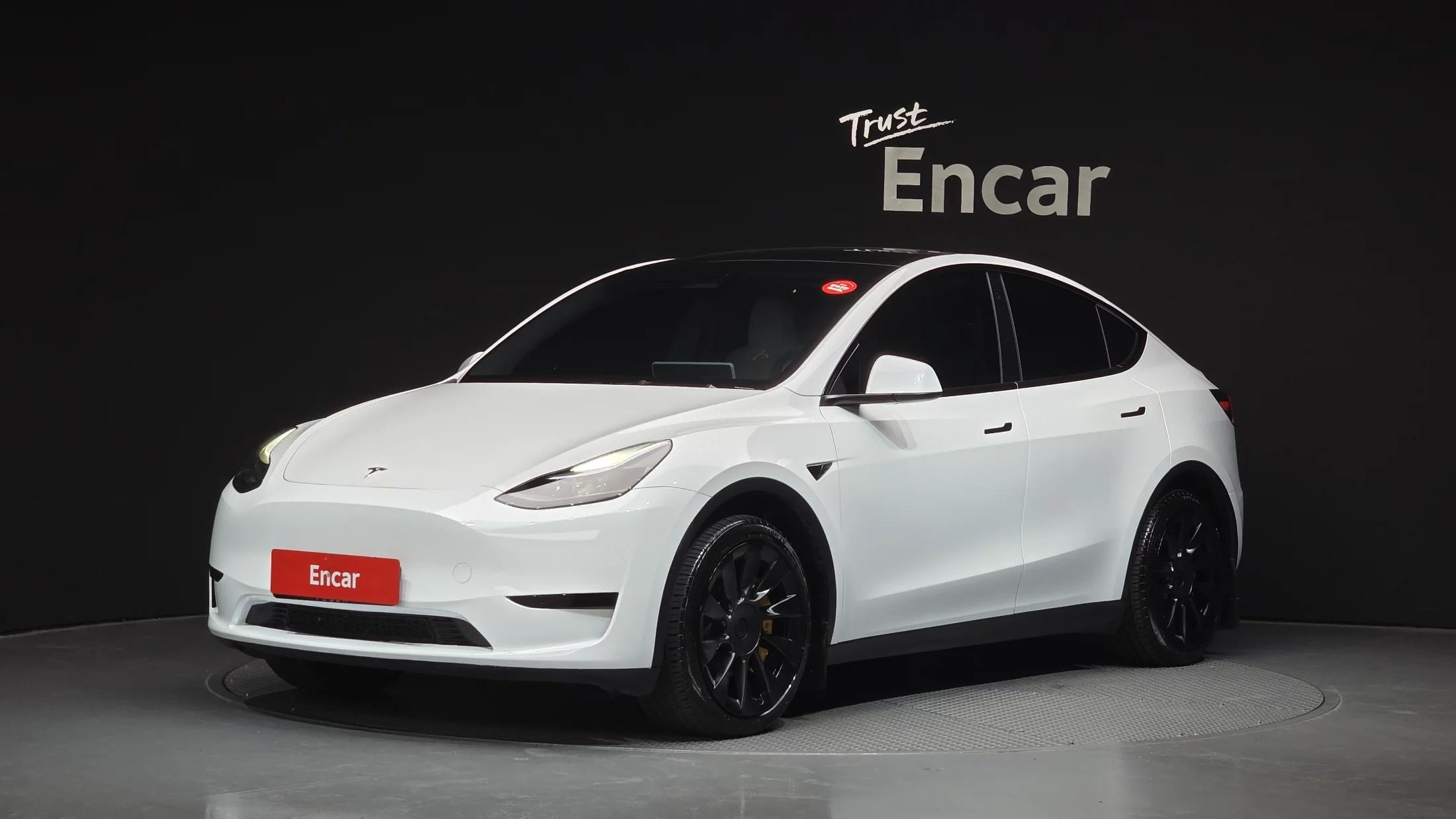 Tesla Model Y RWD, электромобиль, 2023 г. 14681 км.