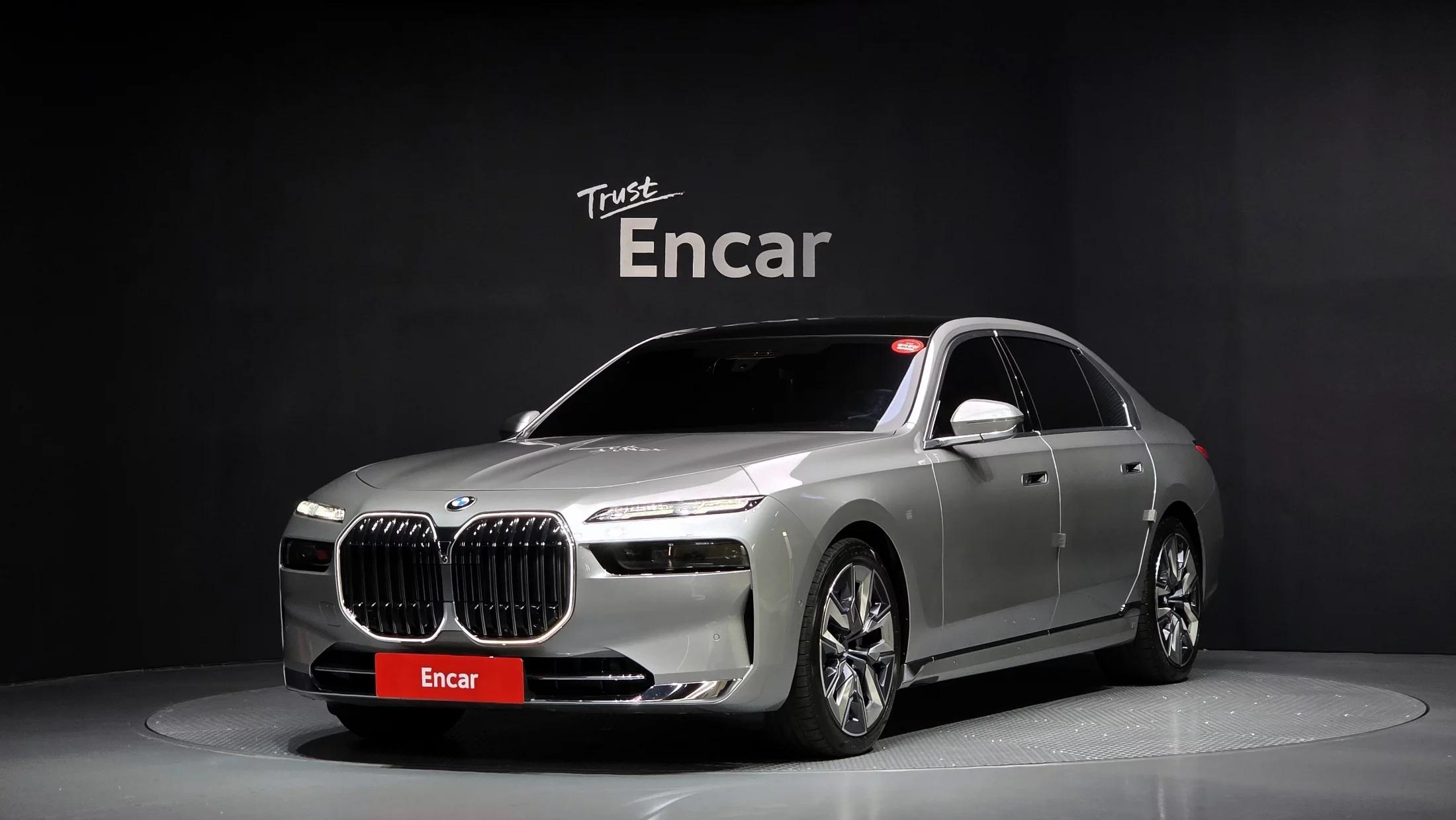 BMW 7-Series 740i xDrive Classic Silver Edition, 2024 г. 5090 км.