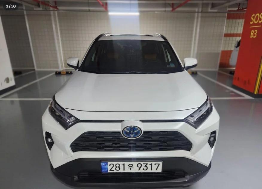 Toyota RAV4 2.5 2WD Hybrid XLE, гибрид, 2023 г. 28852 км.