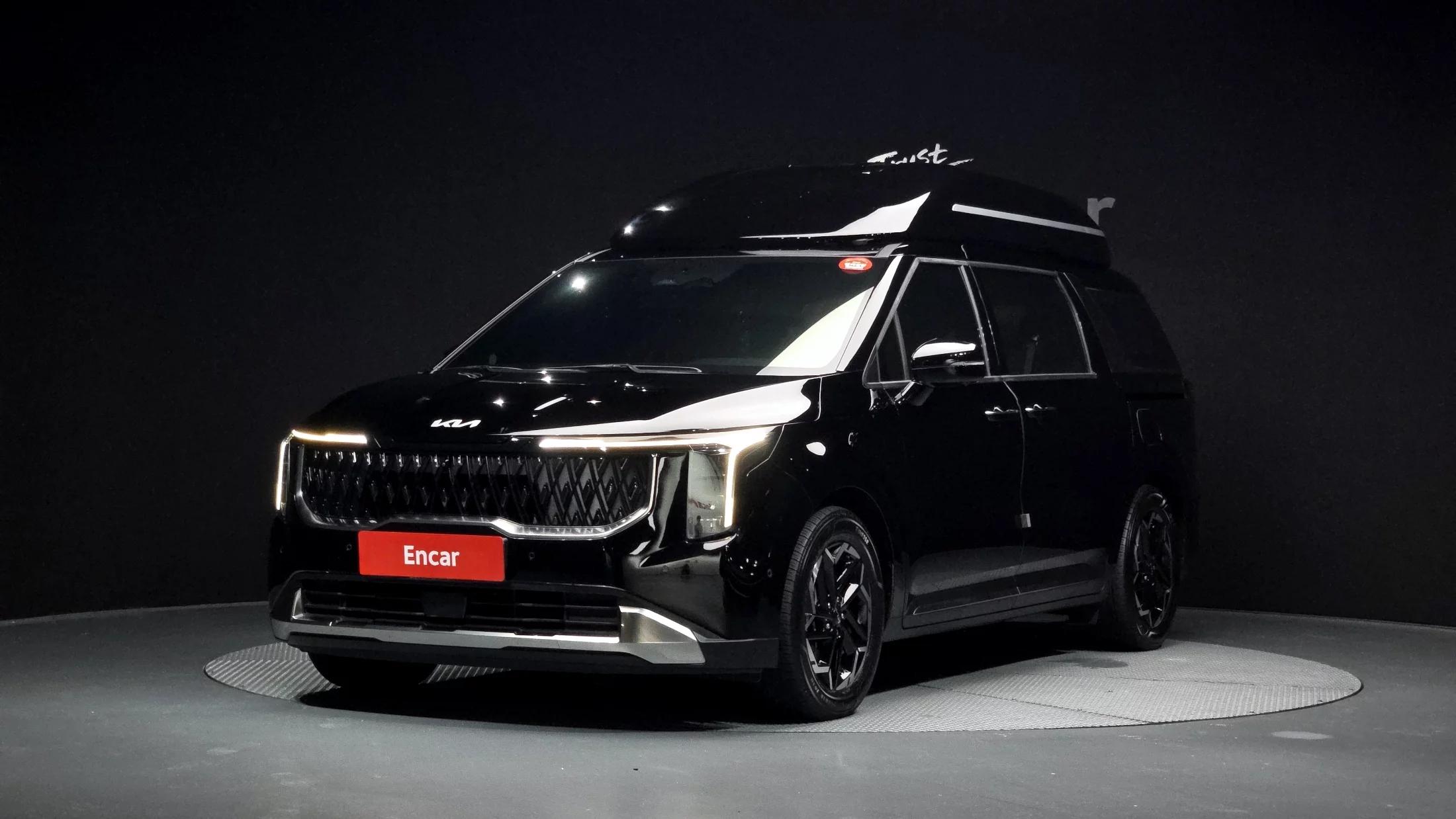 Kia Carnival Gasoline 9-Seater Hi Limousine (7-seater Limousine(Special vehicle), 2023 г. 24400 км.