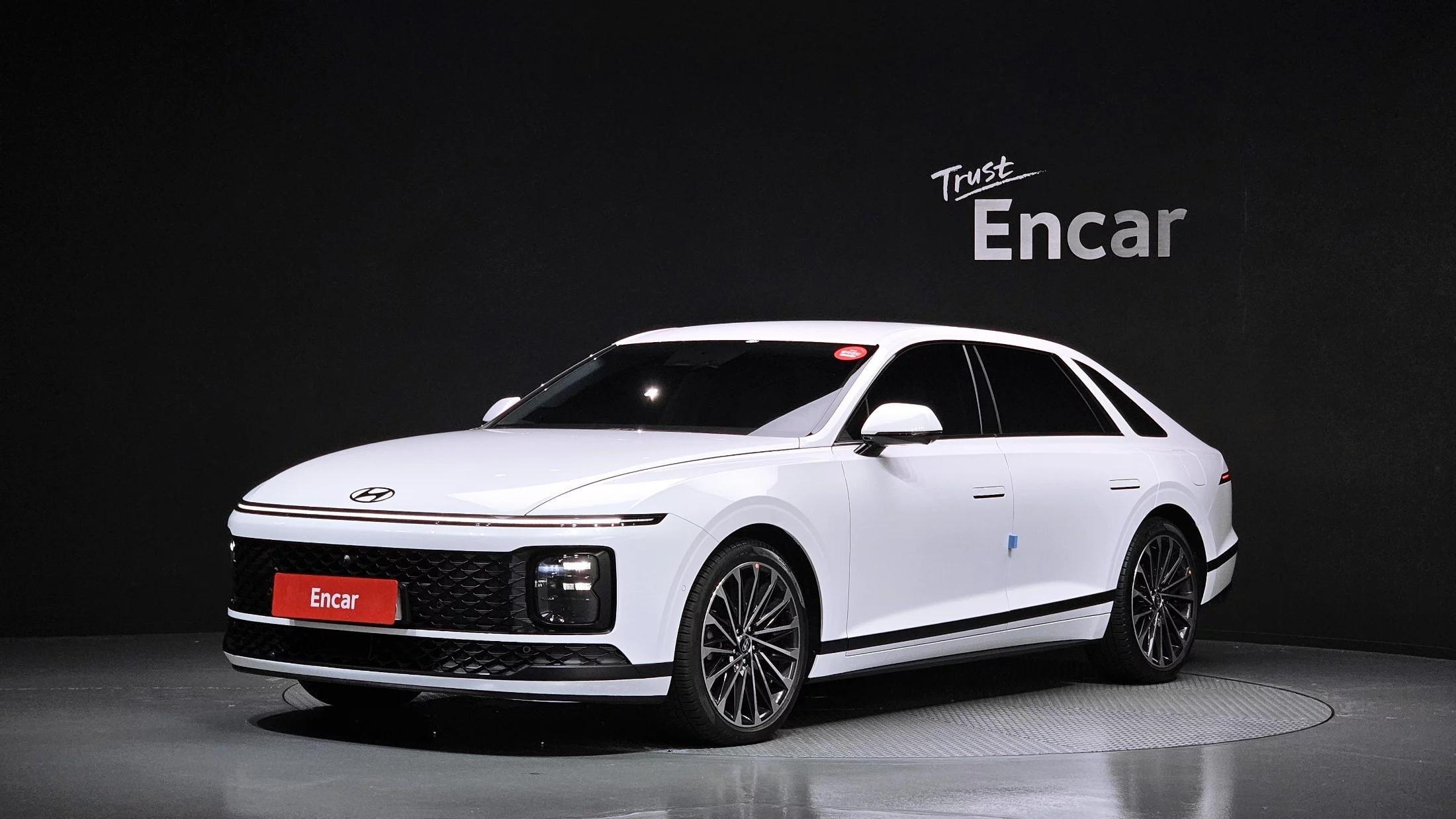 Hyundai Grandeur Honors, гибрид, 2025 г. 3219 км.
