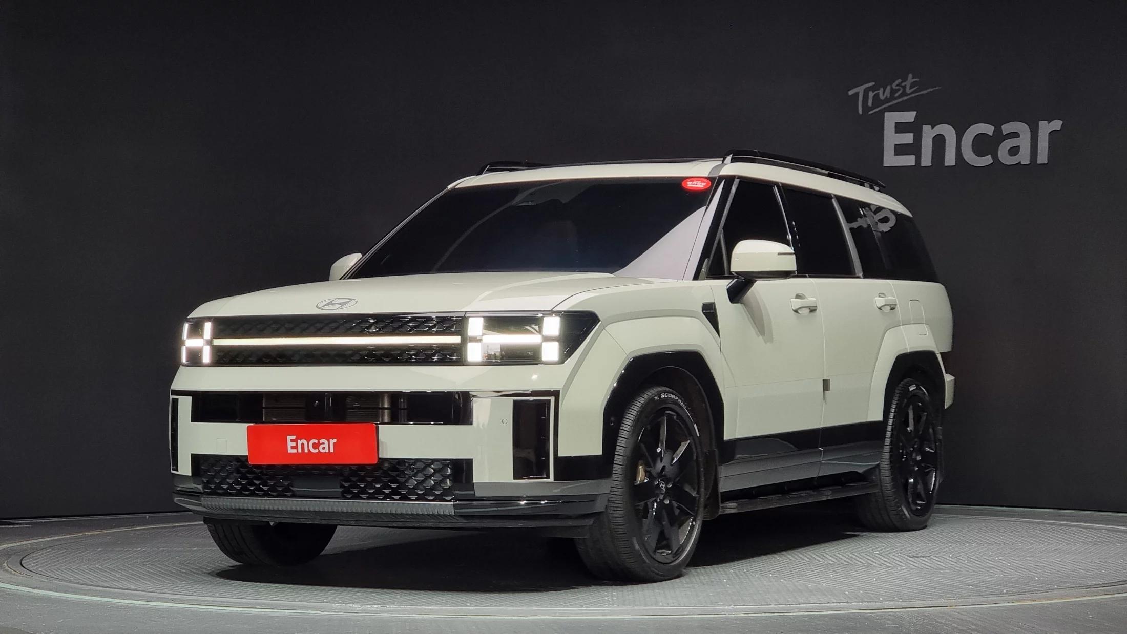 Hyundai Santa Fe Gasoline 2.5T 4WD Calligraphy, 2023 г. 25727 км.