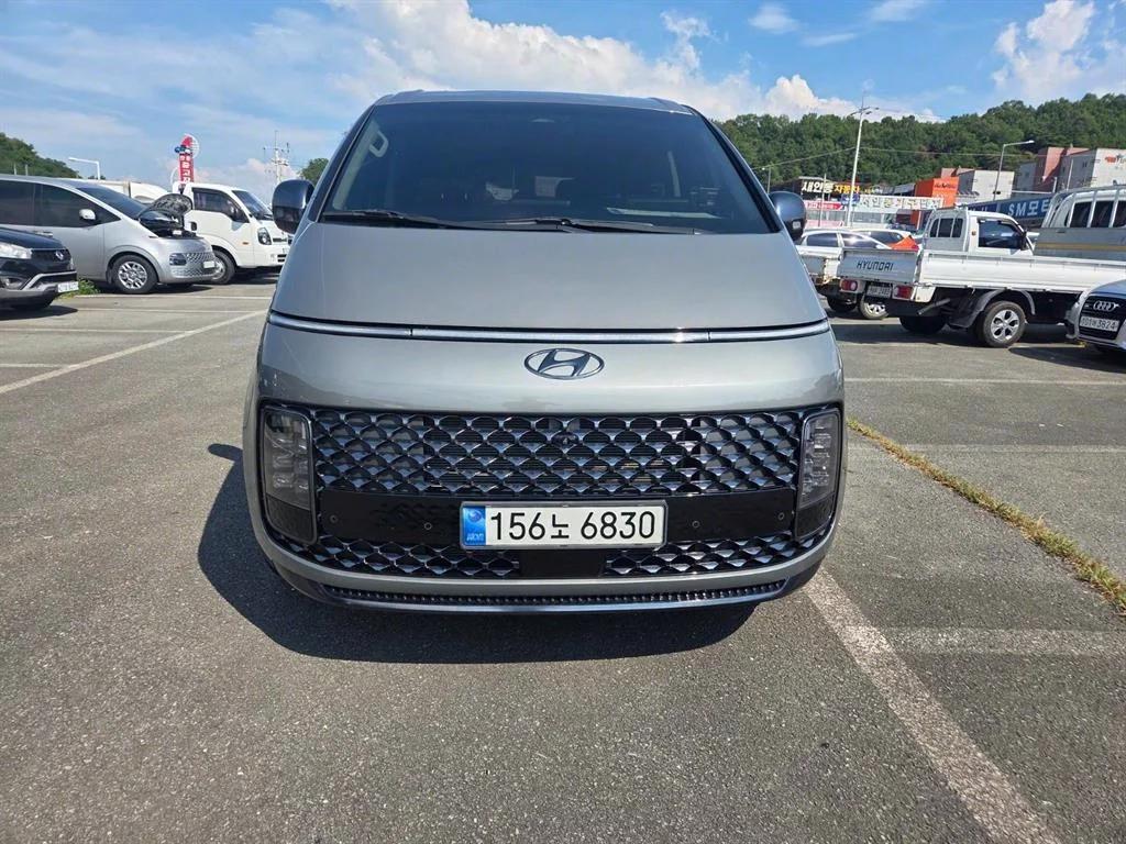 Hyundai Staria L3.5 Lounge 9-Seater Inspiration, 2021 г. 46938 км.