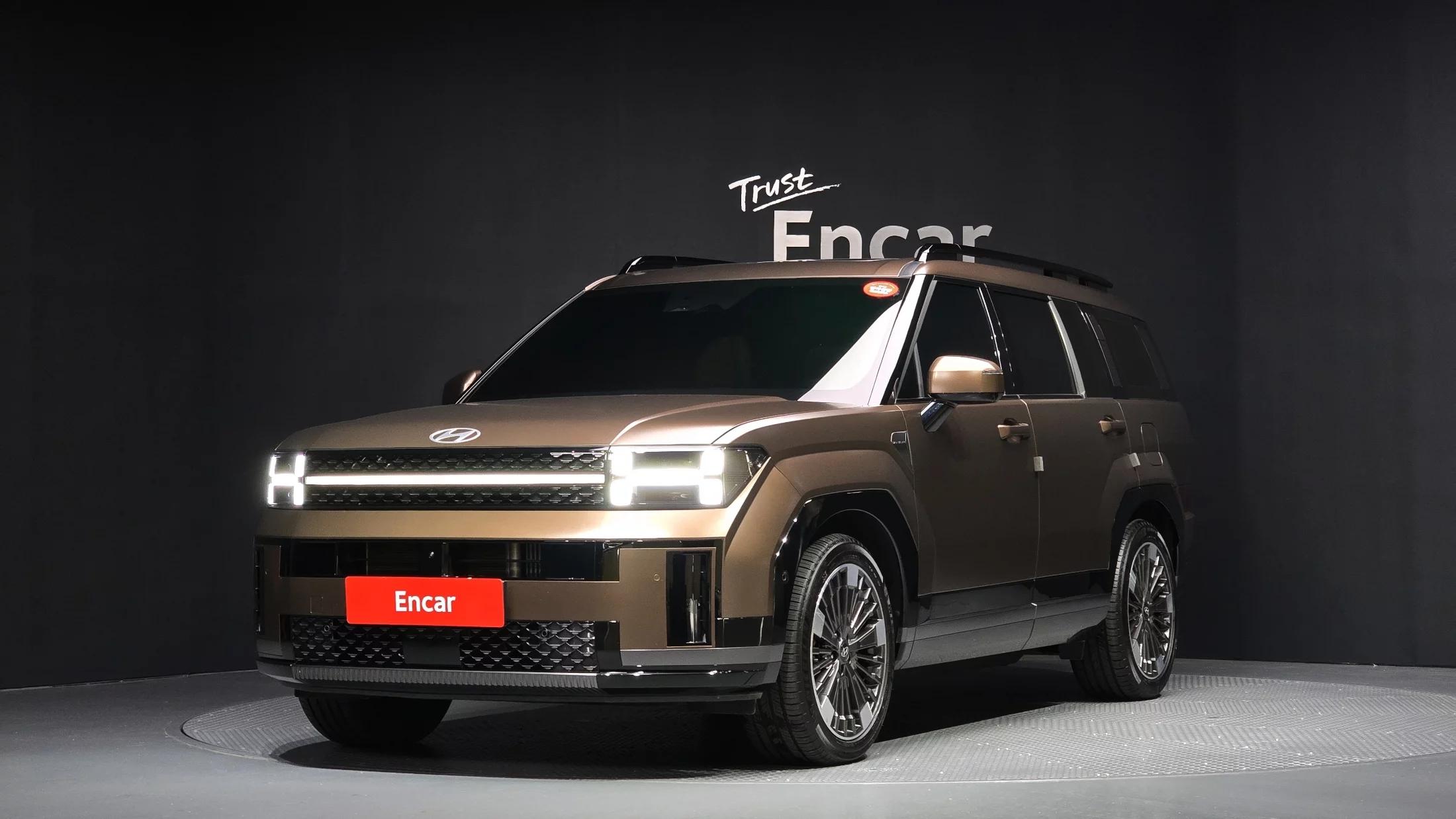 Hyundai Santa Fe HEV 1.6 4WD Calligraphy, гибрид, 2023 г. 57376 км.