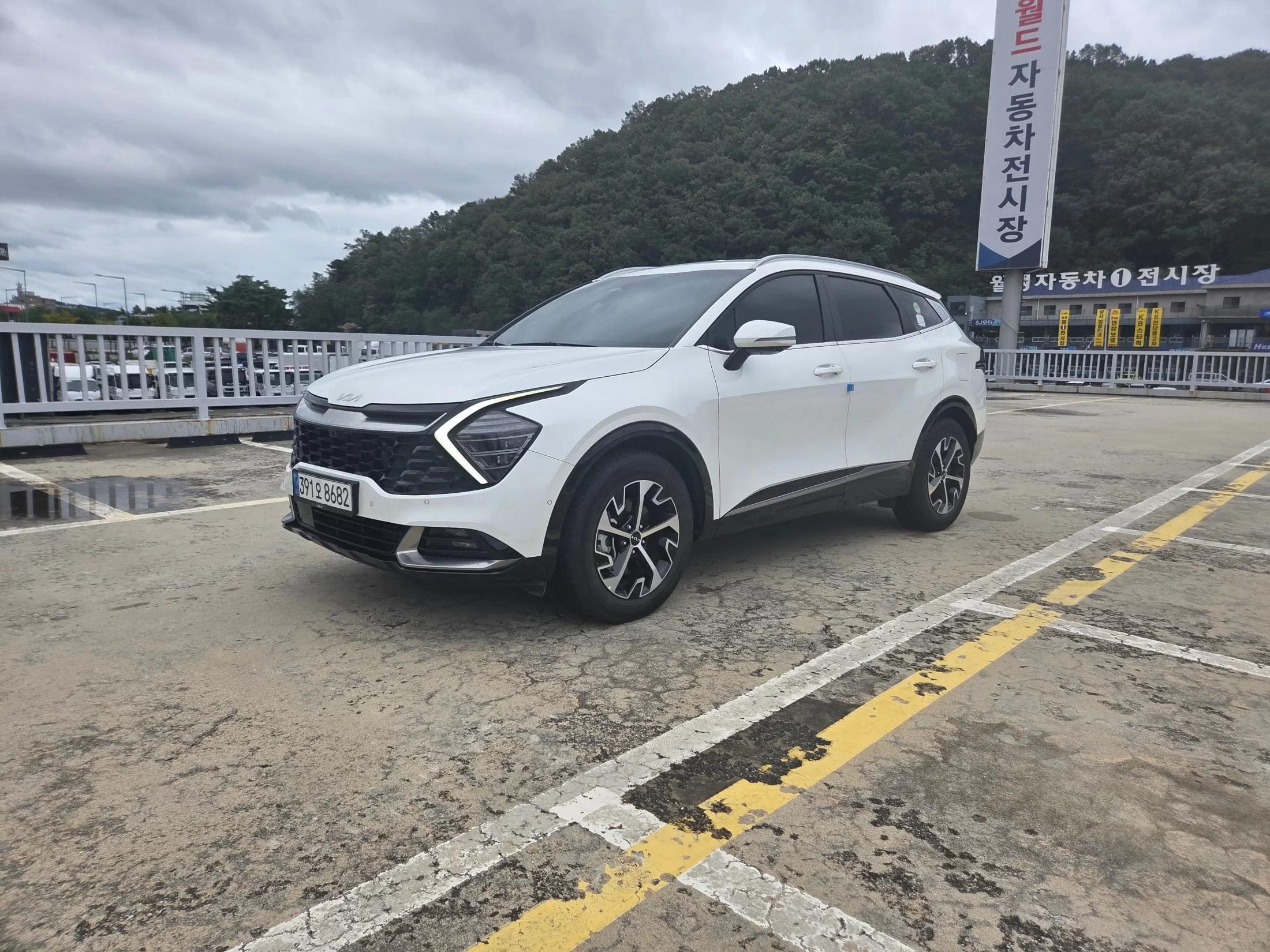 Kia Sportage Signature 2WD, гибрид, 2023 г. 36052 км.