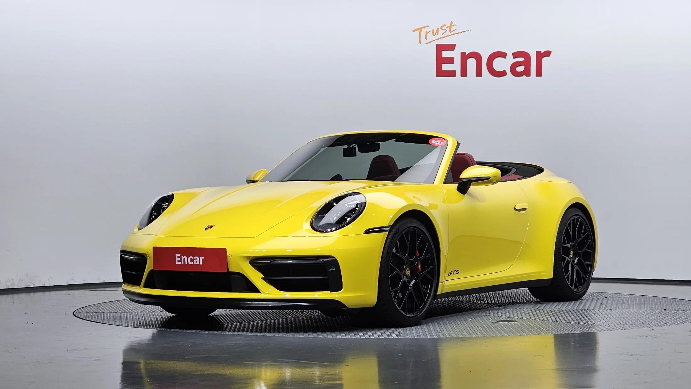 Porsche 911 Carrera 4 GTS Cabriolet, 2023 г. 13085 км.