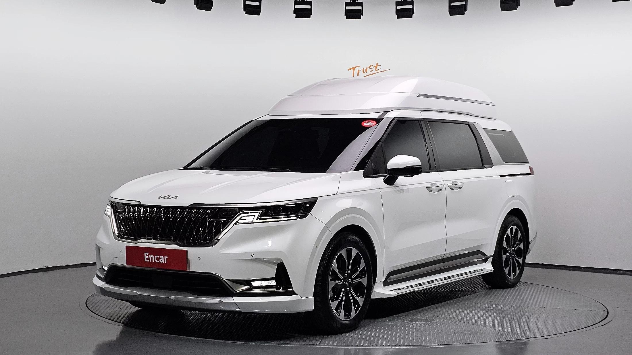 Kia Carnival Gasoline 9-Seater Hi-Limousine Signature, 2023 г. 40832 км.
