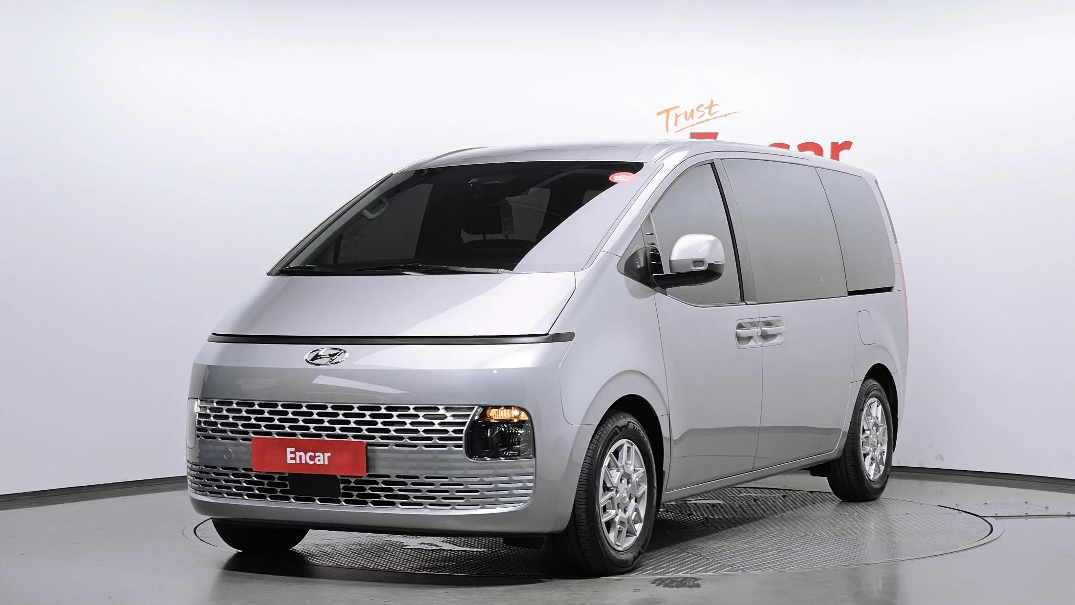 Hyundai Staria L3.5 Tourer 9-Seater Modern, 2023 г. 8662 км.