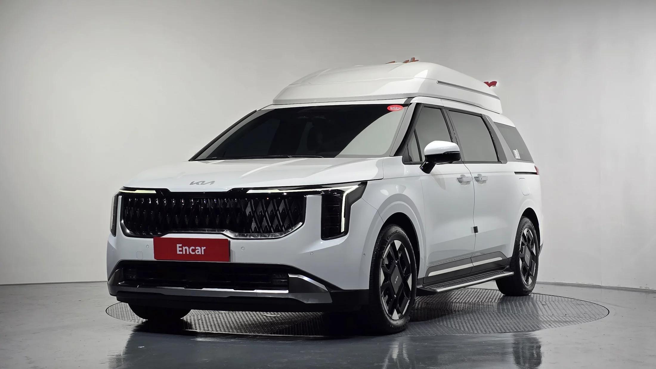 Kia Carnival HEV 7-Seater Hi Limousine Signature, гибрид, 2025 г. 13310 км.