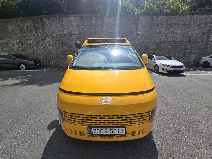 Hyundai Staria L3.5 어린이보호차 11-Seater, 2024 г. 14102 км.