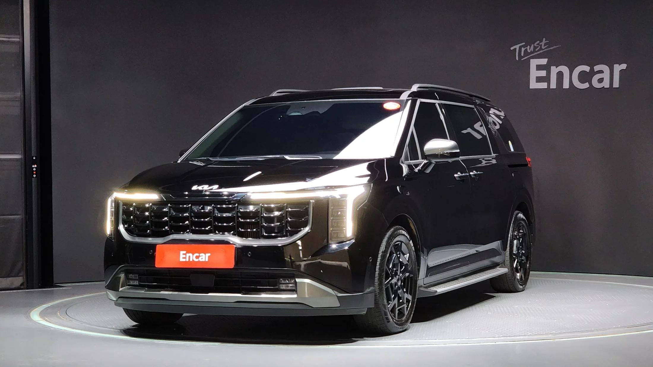 Kia Carnival HEV 9seater Gravity, гибрид, 2024 г. 23368 км.