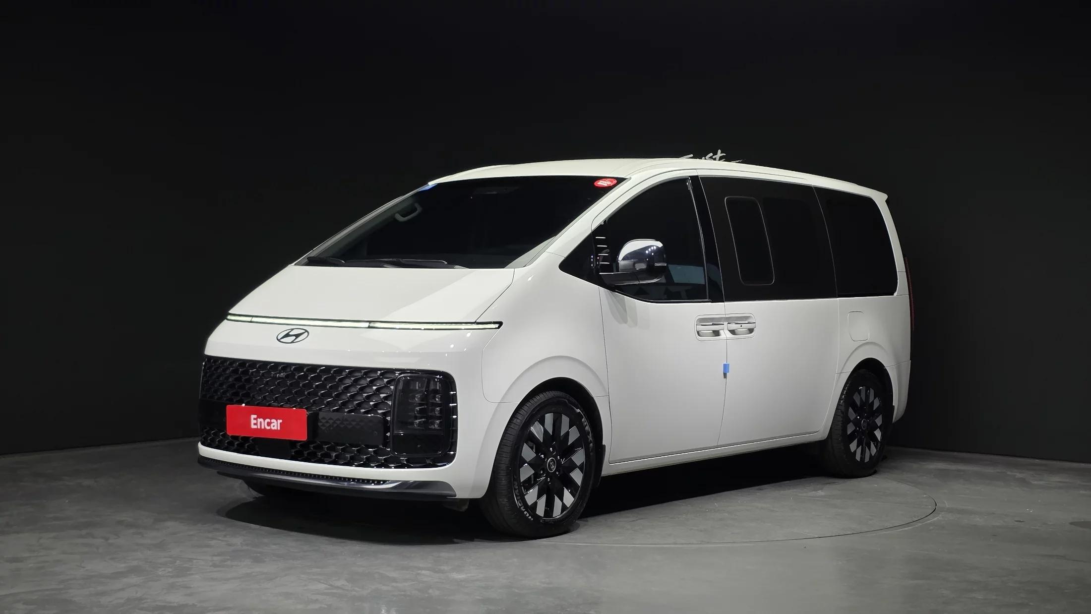 Hyundai Staria L3.5 Lounge 7-Seater Mobility, 2024 г. 53522 км.