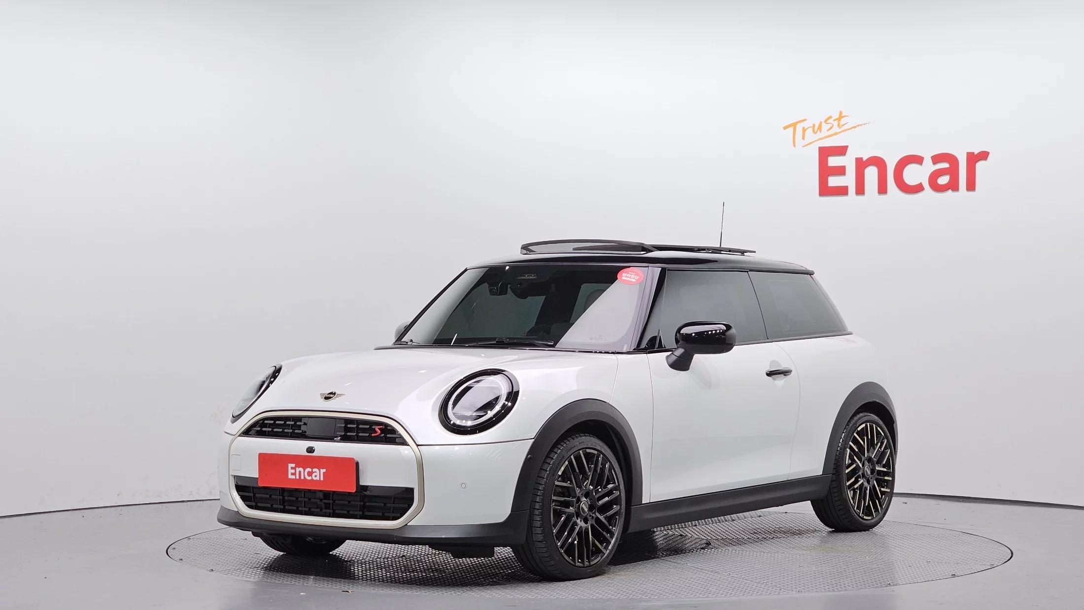MINI Cooper Favoured 4th, 2025 г. 12840 км.
